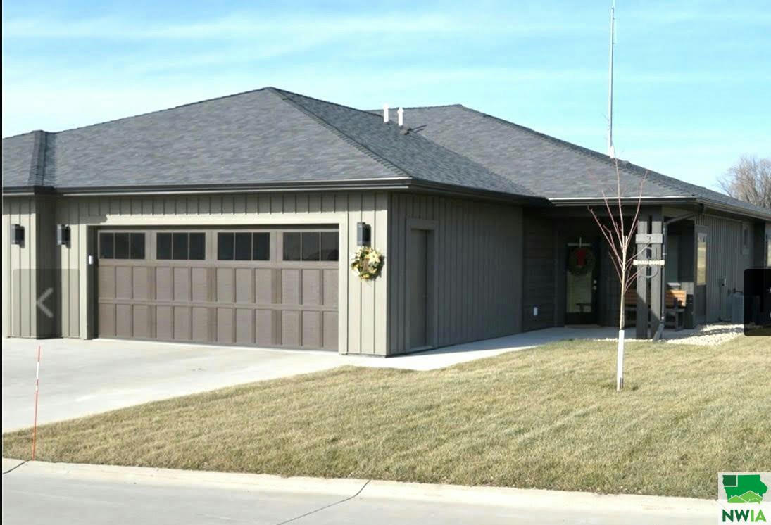 1351 13TH AVE SE UNIT 3, SIOUX CENTER, IA 51250, photo 1 of 21