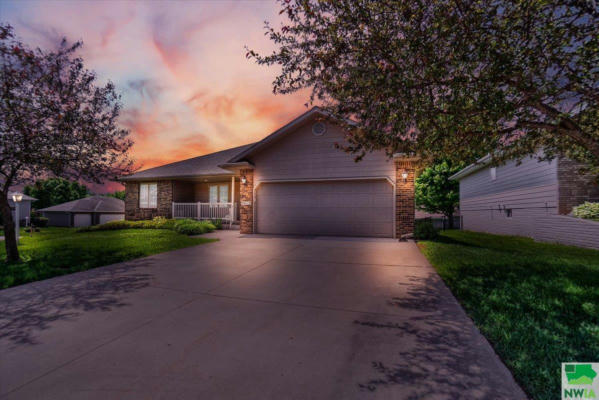 2015 STRAWBERRY LN, SIOUX CITY, IA 51104 - Image 1