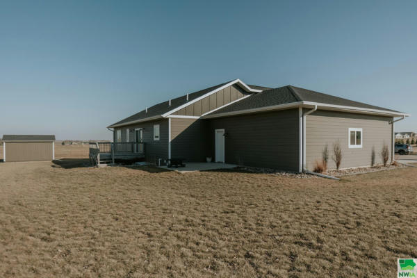 610 17TH ST, SIOUX CENTER, IA 51250, photo 5 of 42