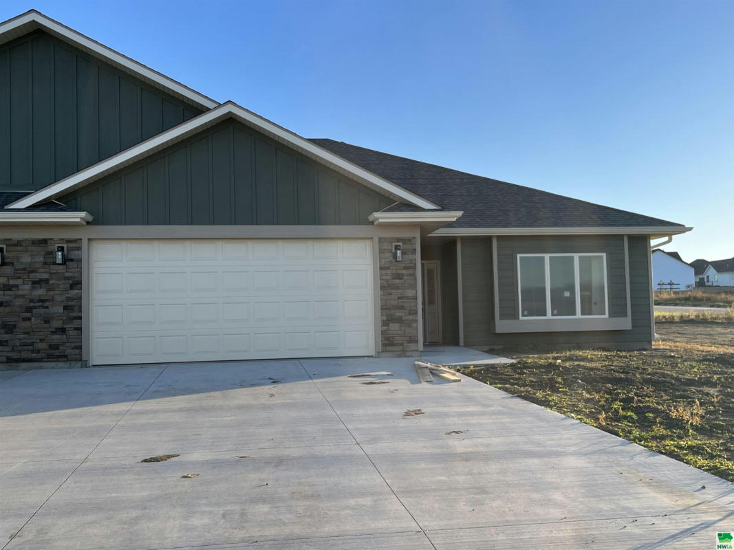 937 11TH ST SE, SIOUX CENTER, IA 51250, photo 1 of 19