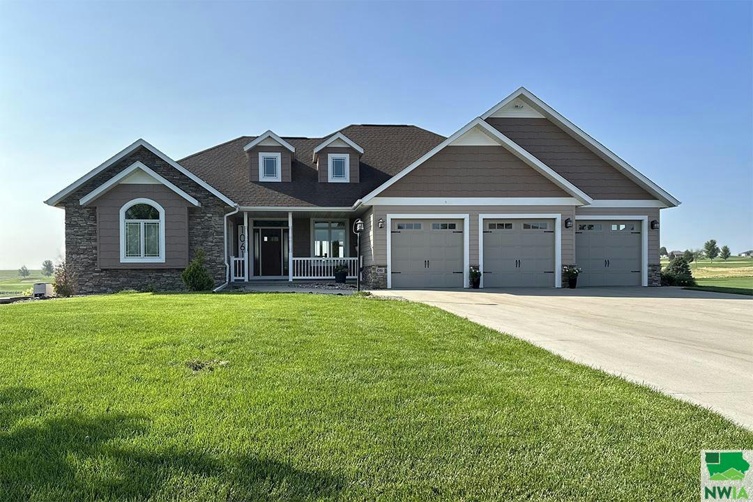 1061 COLONIAL ST, SIOUX CENTER, IA 51250, photo 1 of 50