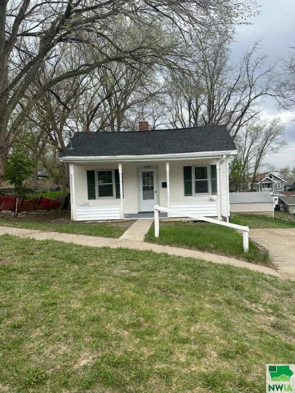2304 W 5TH ST, SIOUX CITY, IA 51103, photo 1 of 8