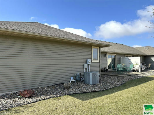 1074 16TH ST SE, SIOUX CENTER, IA 51250, photo 3 of 36