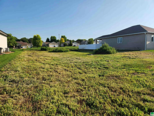 121 19TH ST SE, LEMARS, IA 51031, photo 3 of 4