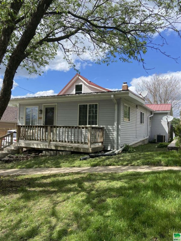 2507 11TH ST, SIOUX CITY, IA 51105, photo 1 of 14