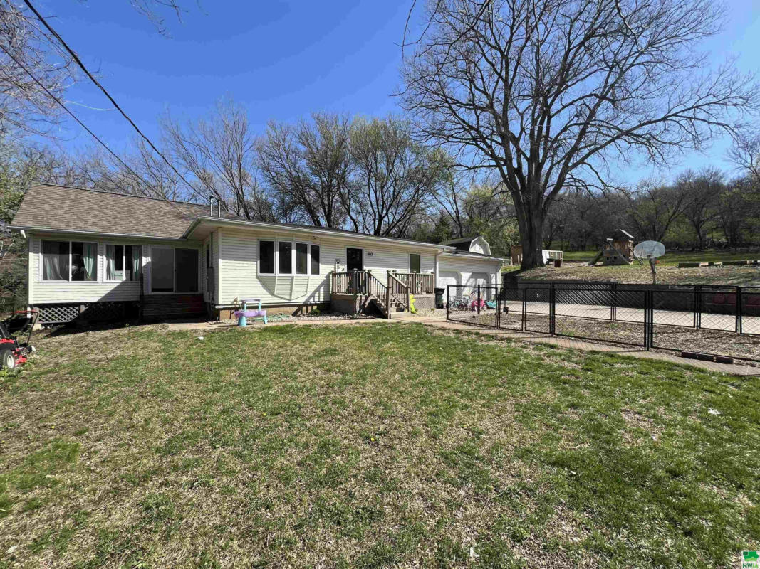 4801 MALLOY RD, SIOUX CITY, IA 51109, photo 1 of 22